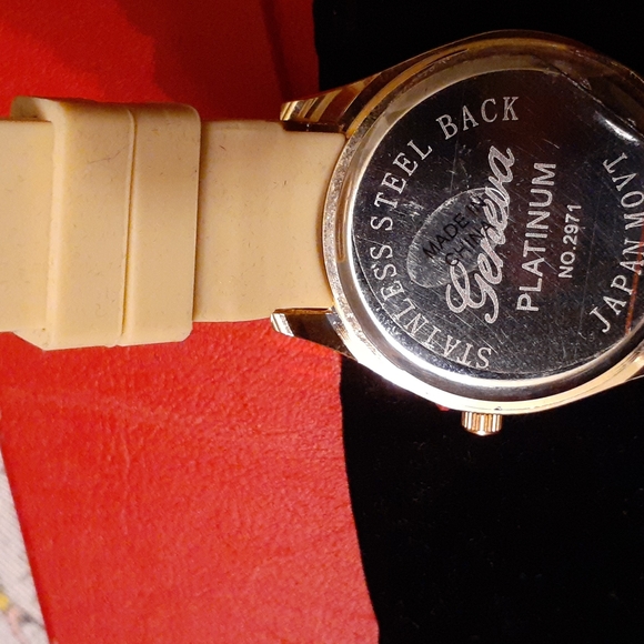 GENEVA SILICONE BAND WATCH W/ RHINESTONE BEZELS - Picture 5 of 10